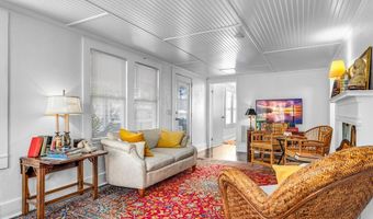 168 21st Ave, Apalachicola, FL 32320