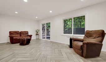 1701 GLASTONBERRY Rd, Potomac, MD 20854