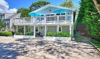 36 Fairway Rd, Narragansett, RI 02882