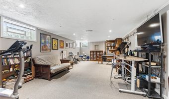 70 S Meadowcroft Dr, Akron, OH 44313