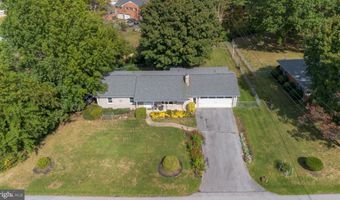 8 BRIGHTWOOD Dr, Hagerstown, MD 21740