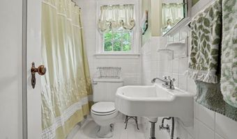 10 Snug Harbor Dr, Danbury, CT 06811