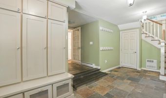 37 Magazine St, Bedford, NH 03110