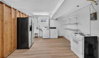 6035 CHATSWORTH Ln, Bethesda, MD 20814