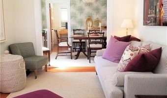 19 Stockholm St, Newport, RI 02840