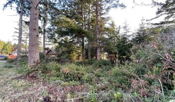 12 Th Ct, Bandon, OR 97411