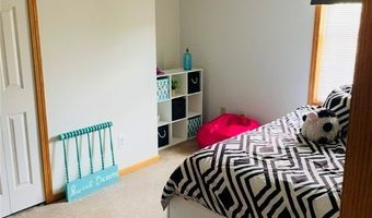 2435 Queensbury Rd, Alliance, OH 44601