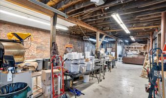 33 W Olive St, Aurora, MO 65605