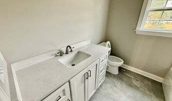 105 Orchard Cir, Adel, GA 31620