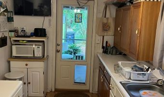 578 Brownsville Rd, Apalachicola, FL 32320