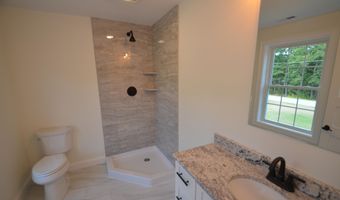 40 Tirrell Hill Rd, Bedford, NH 03110