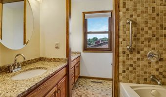 6720 S Shore Dr, Altoona, WI 54720