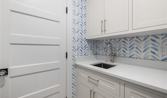 7 Champlin St, Newport, RI 02840