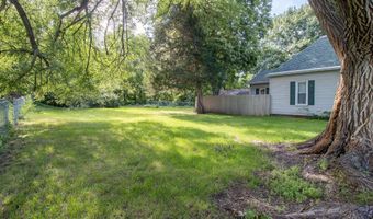 300 N Harshbarger St, Abingdon, IL 61410