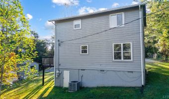 1368 Oliver Rd, Altavista, VA 24517