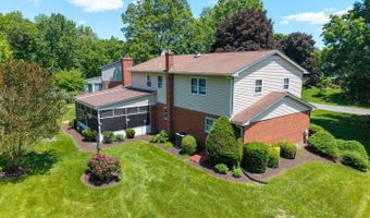 114 W SAVANNAH Dr, Bear, DE 19701