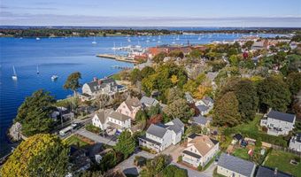 19 Summer St, Bristol, RI 02809