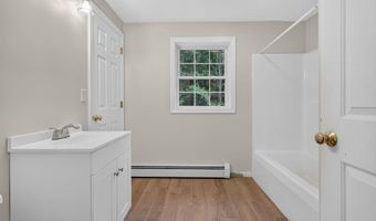 18 Ladd Rd, Brentwood, NH 03833