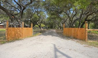 1402 W Johnson Ave, Aransas Pass, TX 78336