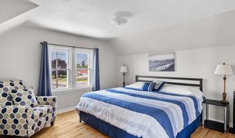 84 E North Water St, Algoma, WI 54201