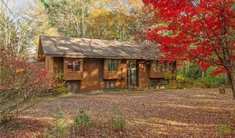 972 Reynolds Rd, Glocester, RI 02814