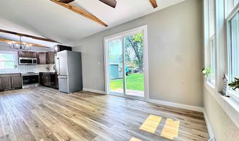 1520 N VIOLA St, Appleton, WI 54915