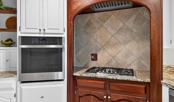 600 Brookhollow Ct, Bartlesville, OK 74006