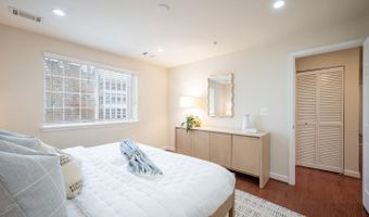 4113 S FOUR MILE RUN Dr #404, Arlington, VA 22204