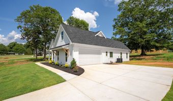 135 Oak Ter, Baldwin, GA 30511