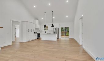 1392 Locust Dr, Arab, AL 35016