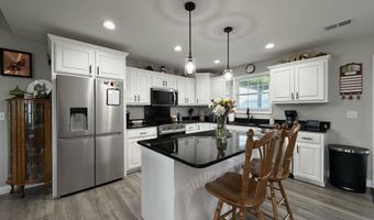 127 Hidden Valley Dr, Bardstown, KY 40004