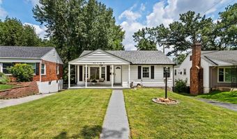 7133 Circleview Dr, Affton, MO 63123