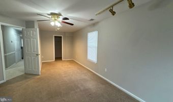 2 FALLEN TREE Ct C, Baltimore, MD 21227