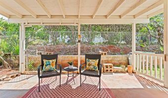 2272 Komo Mai Dr, Pearl City, HI 96782