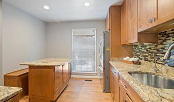 7322 Greentree Rd, Bethesda, MD 20817