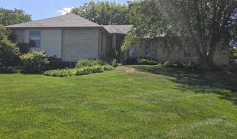1905 Country Meadows Pl, Beatrice, NE 68310