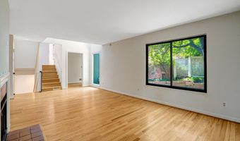 203 W GLENDALE Ave, Alexandria, VA 22301