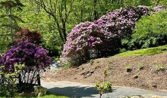 281 Cliffside Ln, Banner Elk, NC 28604