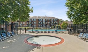 4819 28TH St S B, Arlington, VA 22206