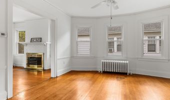 135 Dover Rd, West Hartford, CT 06119