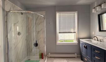 25 Marsh St, Newport, RI 02840