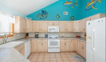 141 8th St, Avalon, NJ 08202