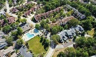 640 Painted Vista Dr, Ballwin, MO 63021