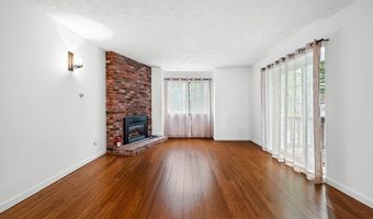54 Voyagers Ln 54, Ashland, MA 01721