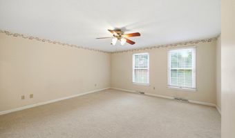 2 Mansion Woods Dr B, Agawam, MA 01001