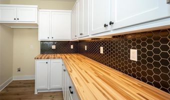 1018 Bluestem Cir, Baldwin City, KS 66006