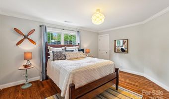 1701 Dearmon Dr, Charlotte, NC 28205