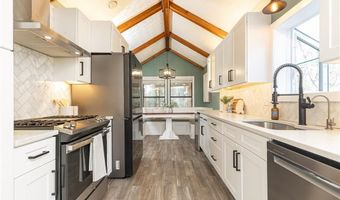 806 Moonlit Ln NW, Acworth, GA 30102