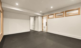 6916 CARMICHAEL Ave, Bethesda, MD 20817