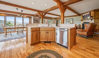46 Ammonoosuc Dr, Bartlett, NH 03812